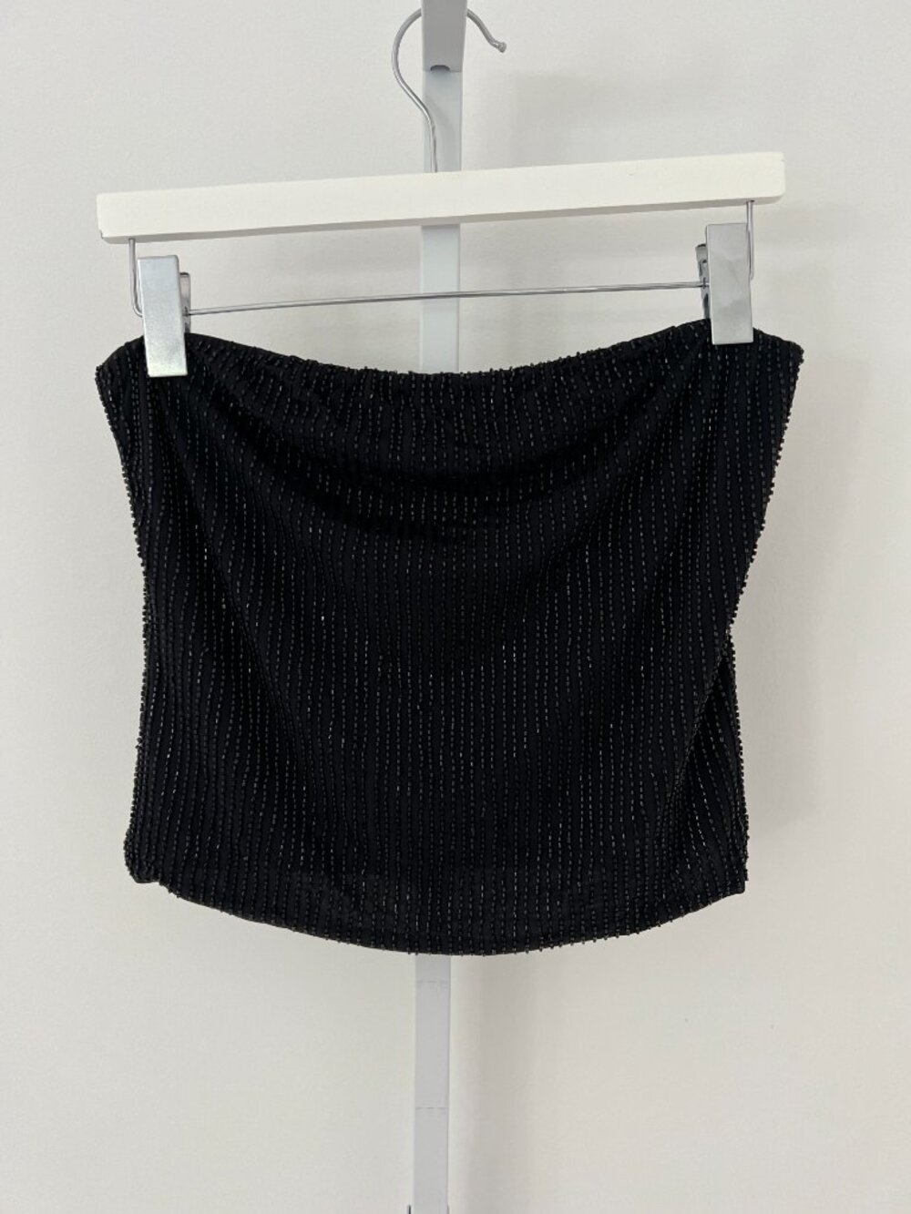 DONNA KARAN BLACK BEADED STRAPLESS TOP SIZE SMALL